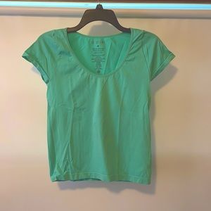 Slightly cropped, t-shirt